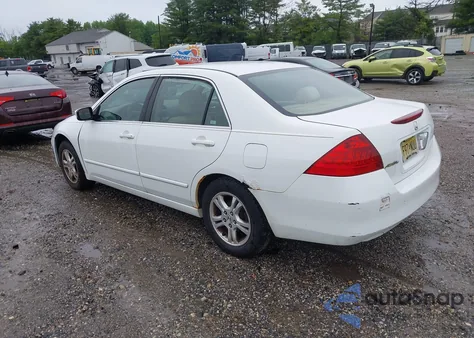 2007 Honda Accord 2.4 Se из США, поврежденный, VIN JHMCM56377C012394